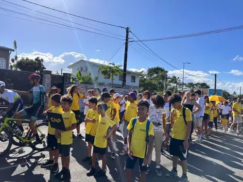 défilé foire de bras panon 2024