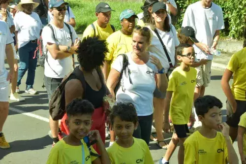 défilé foire de bras panon 2024